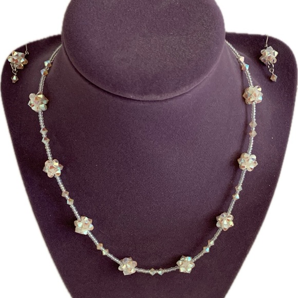 NWOT Elegant Floral Iridescent Crystal Necklace and Earring Set Jewelry Asian - Picture 11 of 14